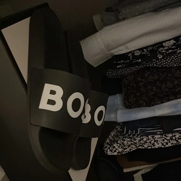 Hugo boss slides - Picture 2 of 2